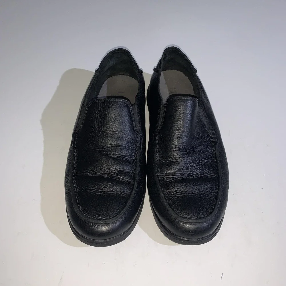UGG Shoes Mens Size 9 Black Slip On Leather Loafers Comfort Casual 1006718